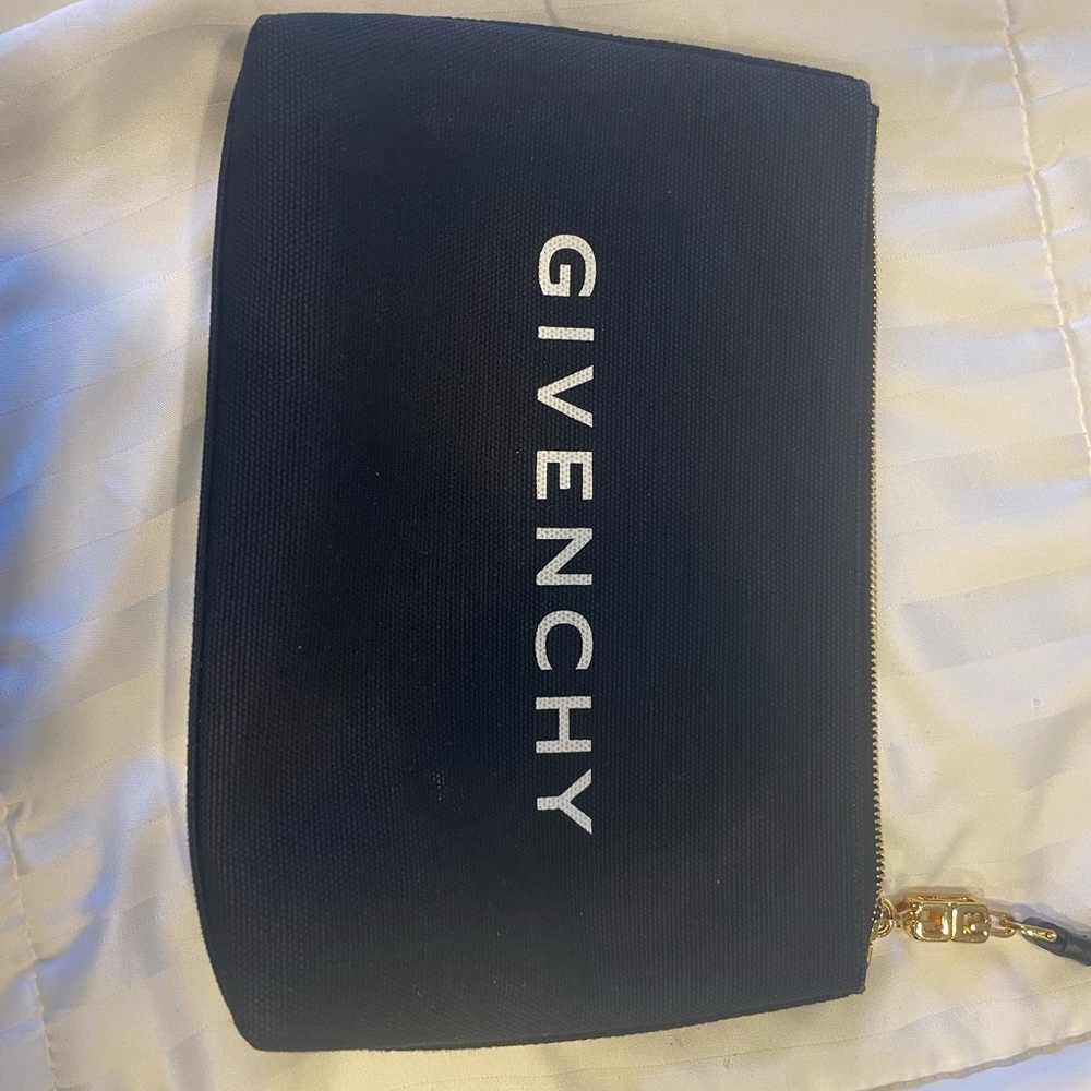 GIVENCHY large Pouch In Canvas